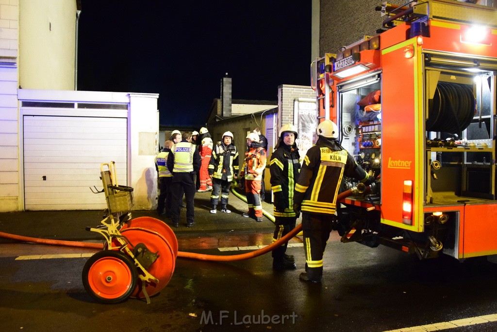 Feuer Hinterhof Garagen Koeln Hoehenberg Olpenerstr P020.JPG - Miklos Laubert